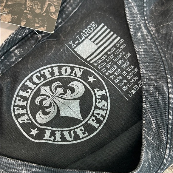 Affliction Black and Gold Skull Graphic Tee - Picture 6 of 6